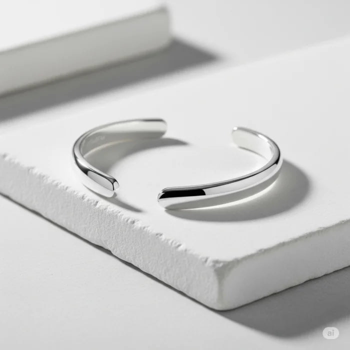 Timeless Minimalist Silver Cuff Bracelet – Sleek & Elegant Adjustable Wristwear